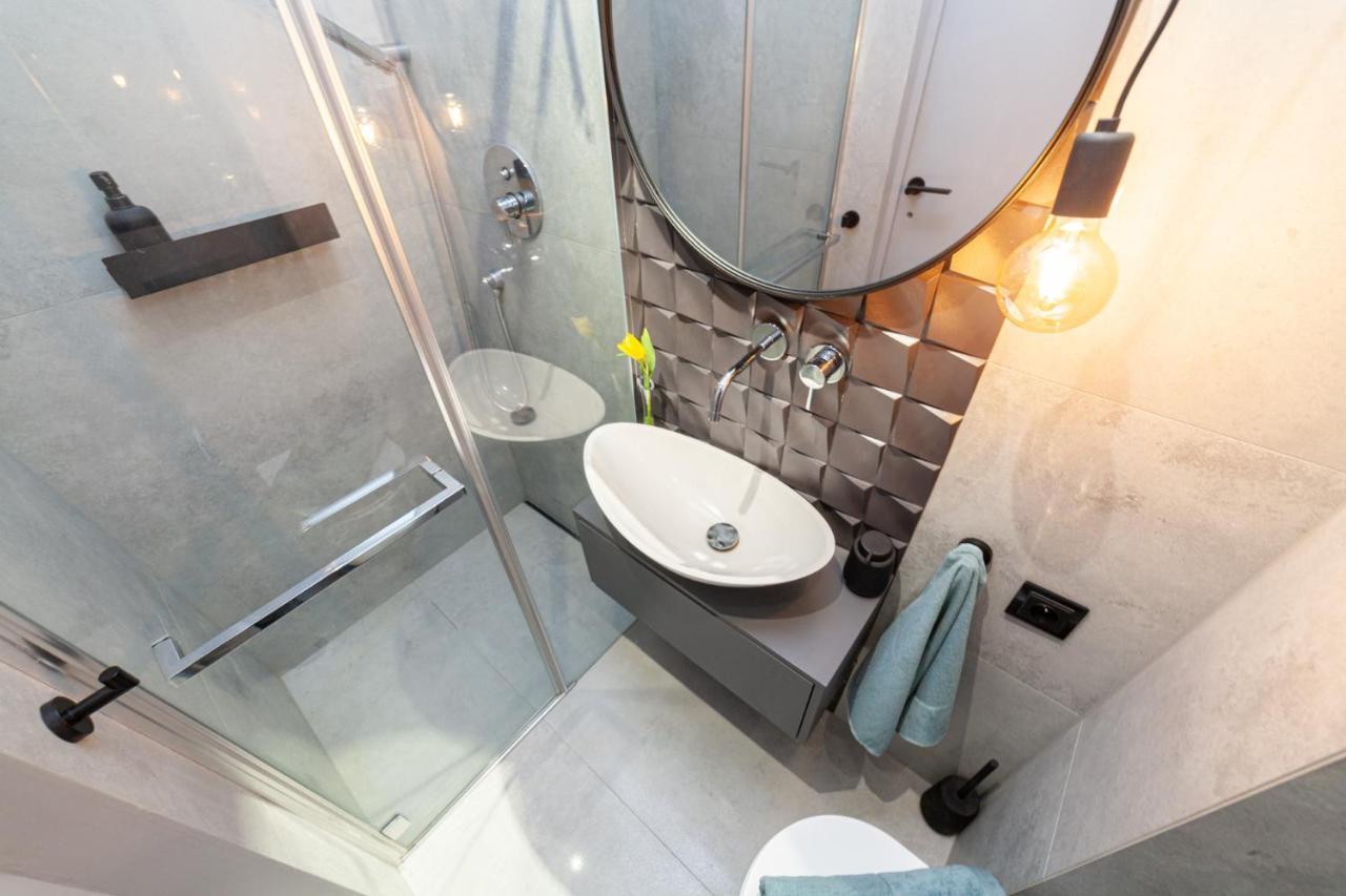 Apartment Nad Jeziorem Dlugim Lesna # 28